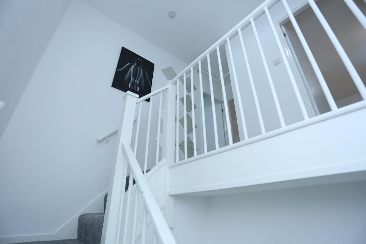 Appartement Abbeywood Station House Londres Extérieur photo